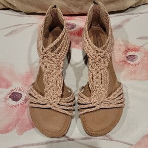 Adam Tucker by me Too Nakira Sandals